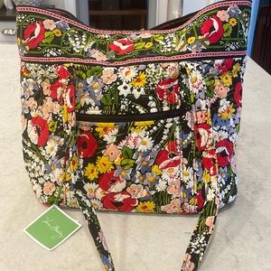NWT Vera Bradley Poppy Fields Tote with 6 interior pockets